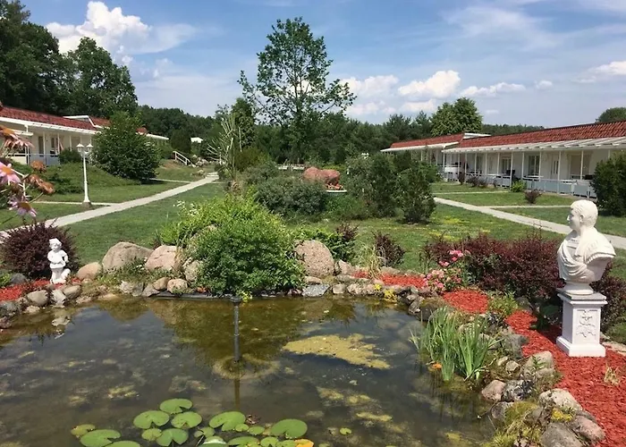 ホリデーパーク Ferienpark-canow 3*